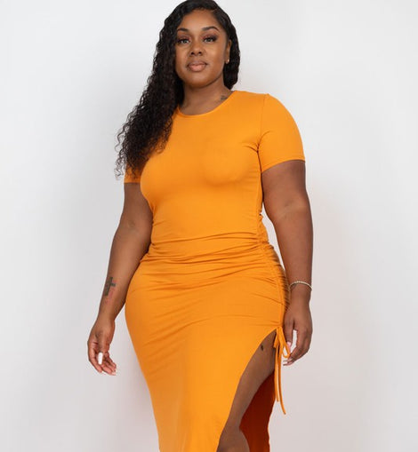 Plus size Ruched Short Sleeve Midi Dress