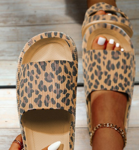 Leopard Print Thick Sole Slip On Slippers