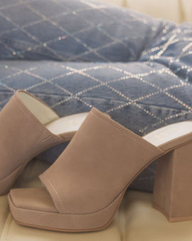 OASIS SOCIETY Vivienne - Slip On Platform Heels