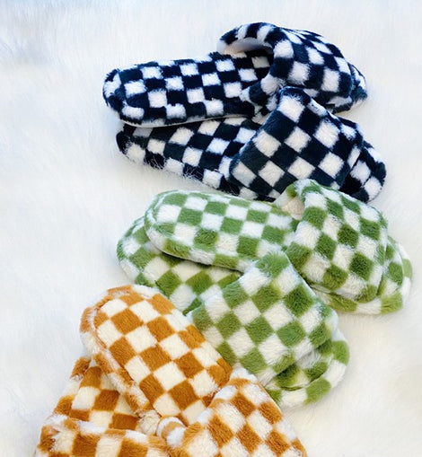 Luxe Lounge Checker Cozy Slippers